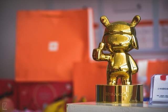 聊聊魅族的兴衰史，那可真是一部“天妒英才”的荒诞剧啊！创始人黄章，高中辍学的程