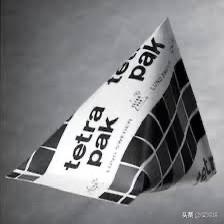 1944年,瑞典一个半死不活的印刷厂老板,想把牛奶装进纸盒里。他叫鲁本·劳辛