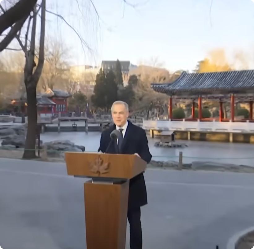 加拿大新总理话少人狠，宣布进口4.9万辆中国电动车正在北京访问的加拿大总理卡