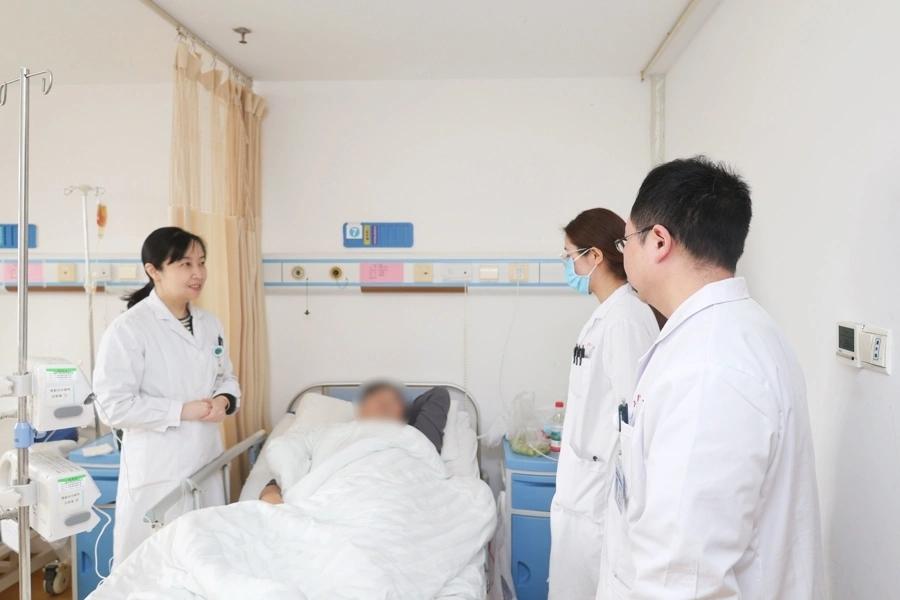 意外还是发生了！上海一56岁老大哥半天灌下去10升甜饮料，血糖直接爆表，人差点没