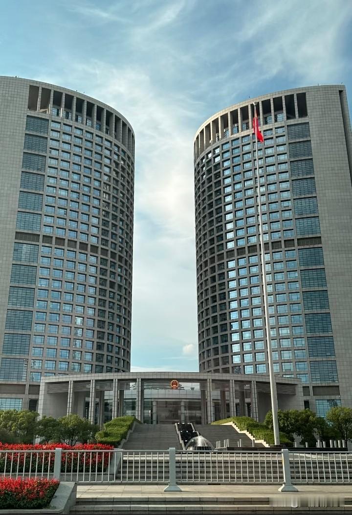 合肥市政大楼一定请了高人设计不得不说，合肥市政大楼的布局真是妙