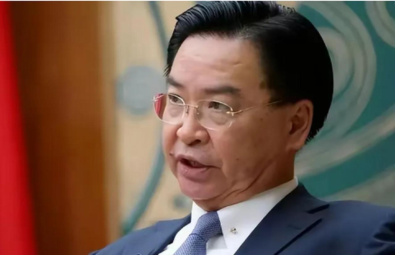 为何吴钊燮会慌神失态？不是怕台湾不安全，而是怕自己跑不掉大陆海警船近期出