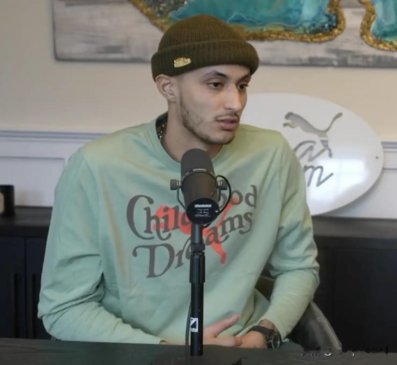 雄鹿球员凯尔-库兹马在接受采访时谈到了现代篮球的篮球智商。库兹马表示：“现代