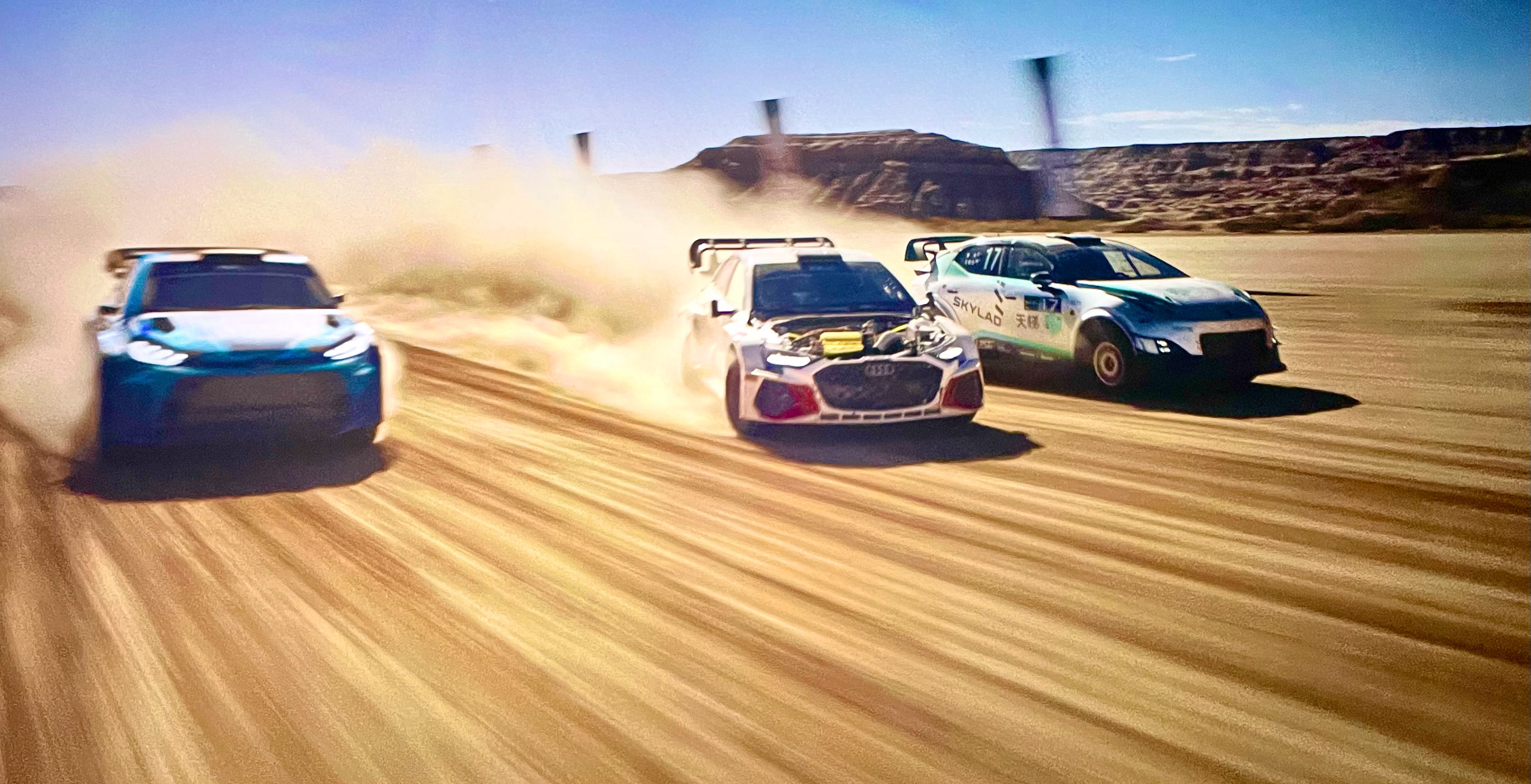 🎬飞驰人生3看完了，作为相关从业人员，这次不想码太多字的影评，只说两点：首先