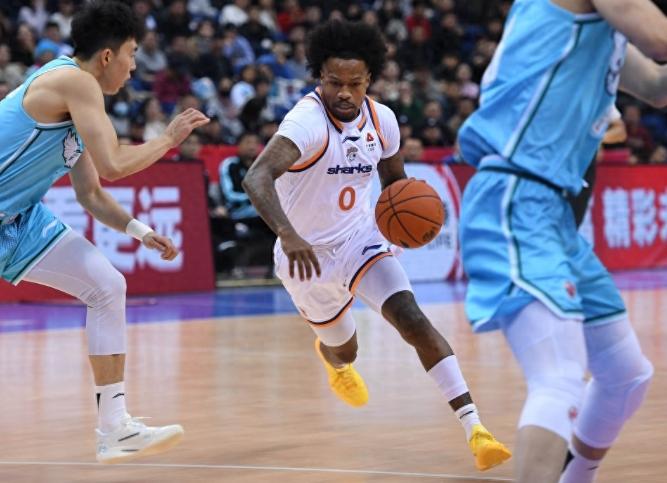 随着浙江队91：67大胜山西队，CBA季后赛四强全部产生，夺冠概率如下。1：北