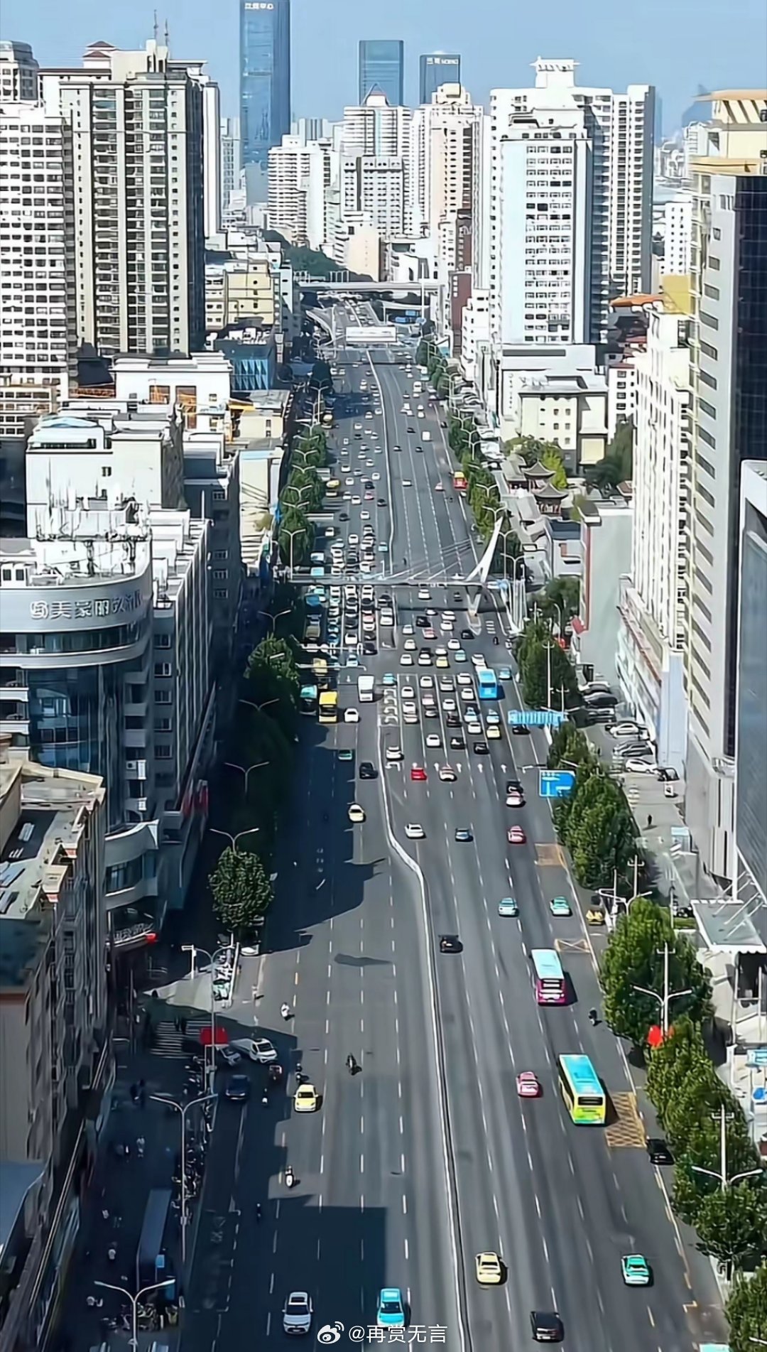 兰州市区中间的建筑，为啥不拆掉？看着怪怪的