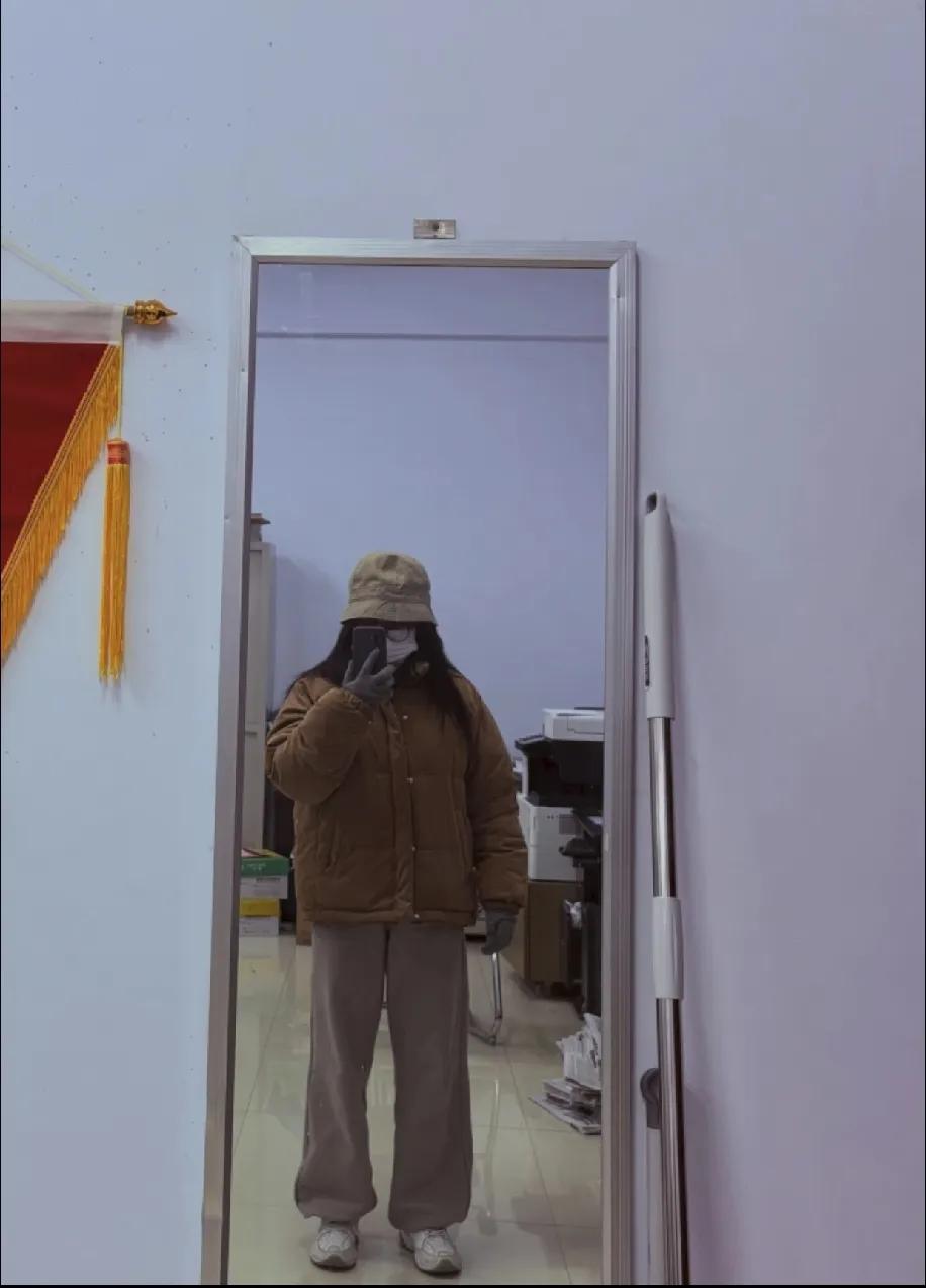 降温后我直接穿成“人形棉被”，同事擦肩而过都没认出来！谁懂啊家人们！