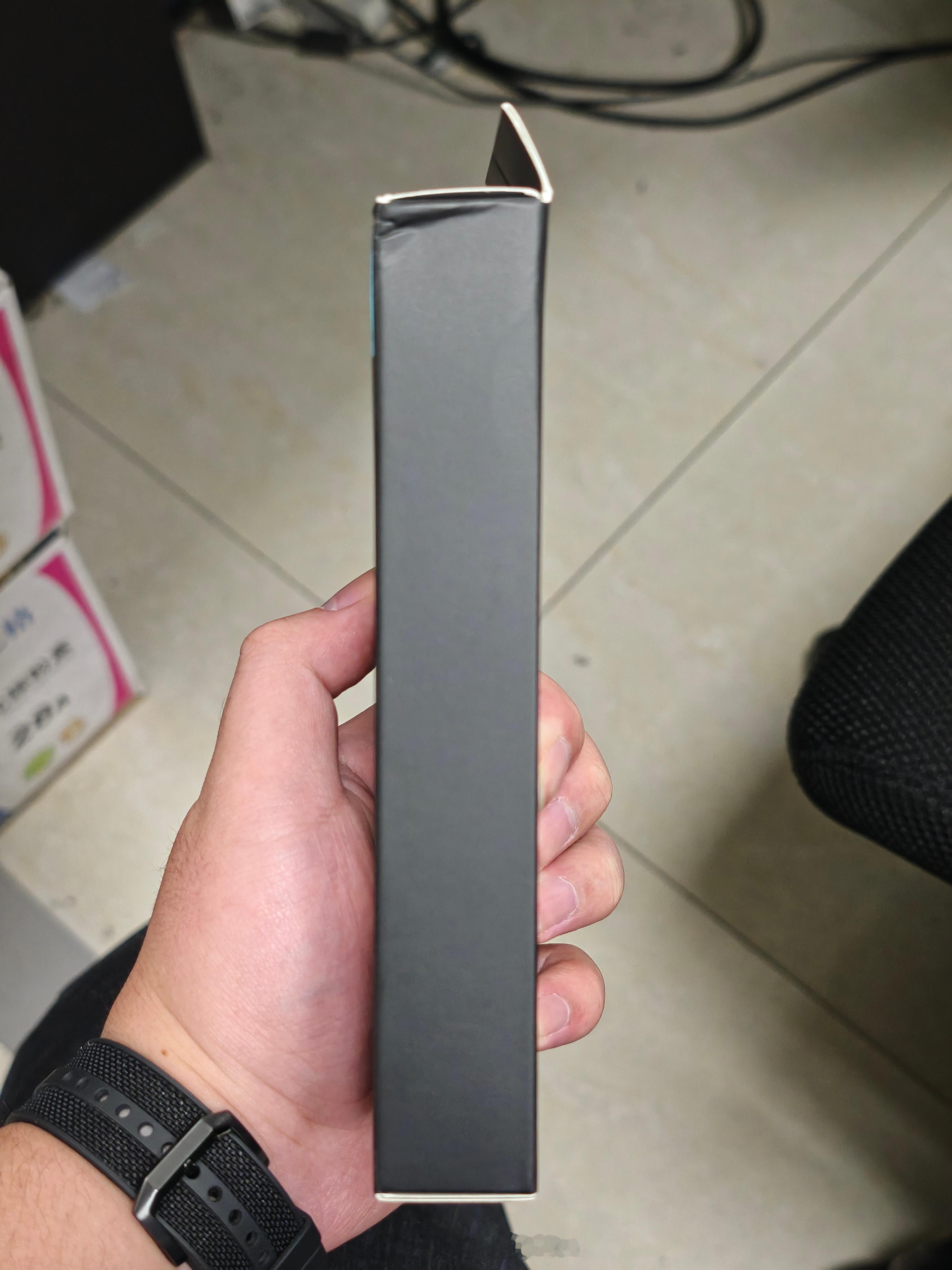 woc，盒子这么薄大家猜猜这是个啥[滑稽笑]​​​