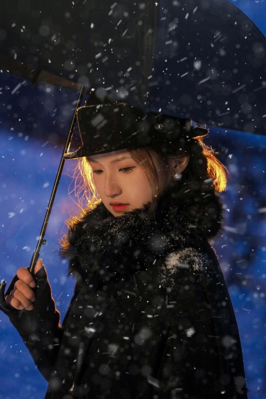 禾木旅拍｜让镜头定格冬日限定浪漫🎞️当雪花漫过禾木的木屋尖顶，