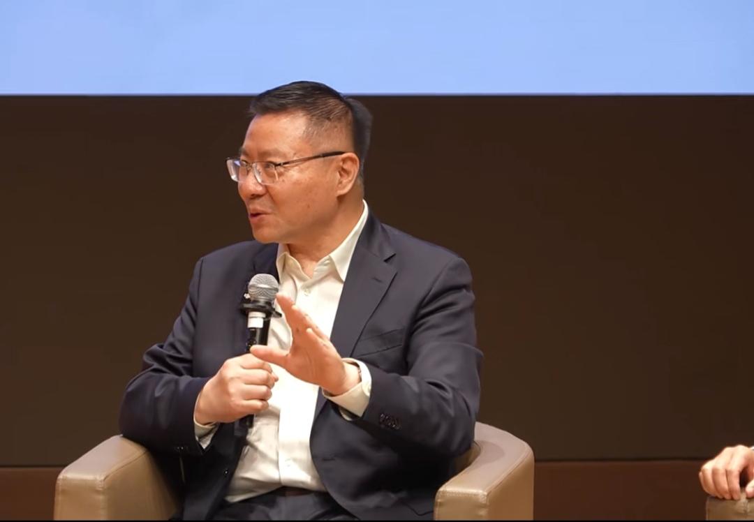 张维为教授与复旦大学的渊源。张教授的本科是在复旦大学读的，读的是外文系，也是恢