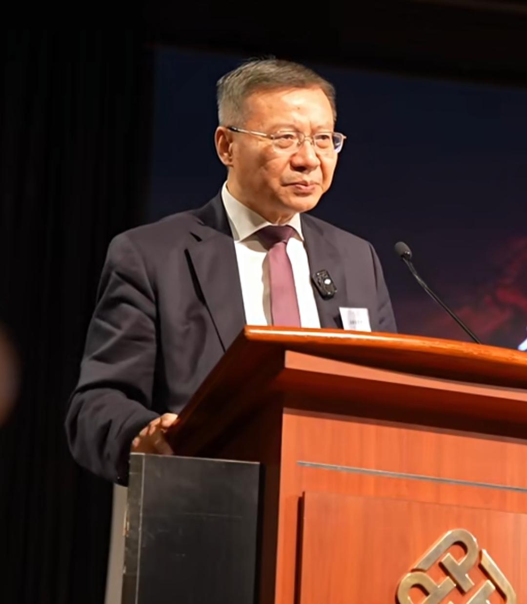 张维为教授到香港理工大学演讲。近日,张维为教授到香港走了一趟,去香港做什么呢?