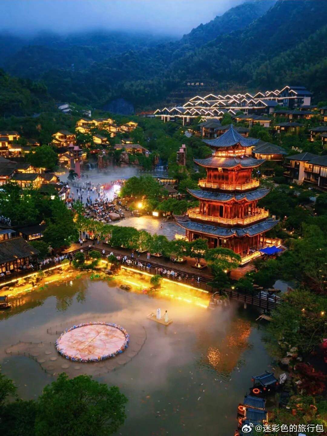 深山里的葛仙村，热度居然能碾压迪士尼？江西上饶这个藏在武夷山脉的古村，中秋假期直