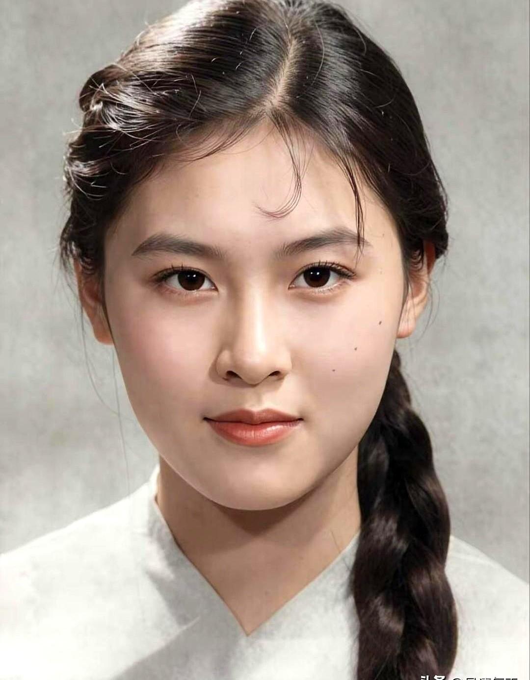 一晃26年过去，荧幕上家喻户晓的阿诗玛早已离开人世。唐凤楼那天出门随口跟杨丽坤