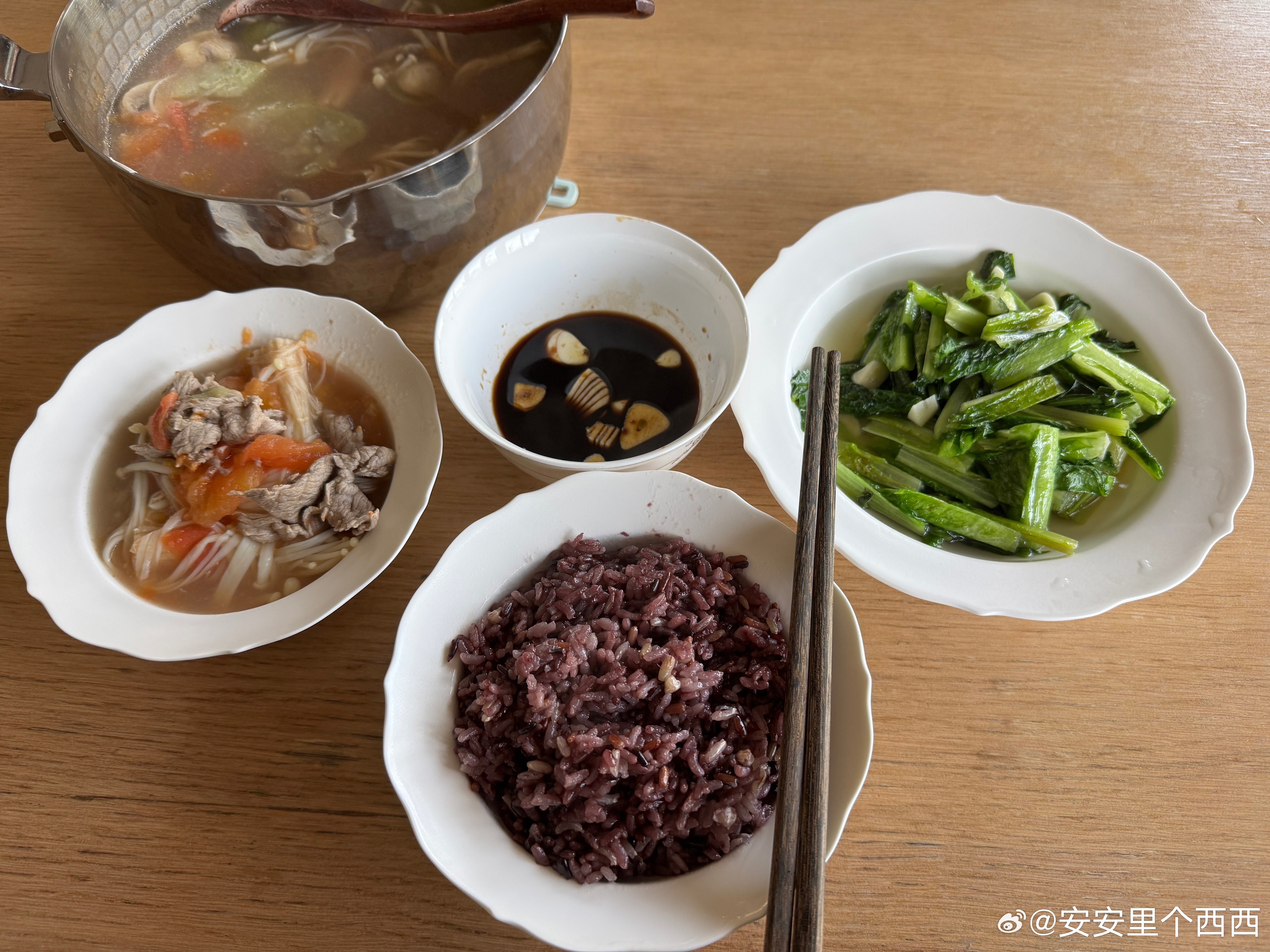 午好今日午餐🍽️(๑´ڡ`๑)又是吃撑的一餐图二这个酱料味道有点好的加上金针菇