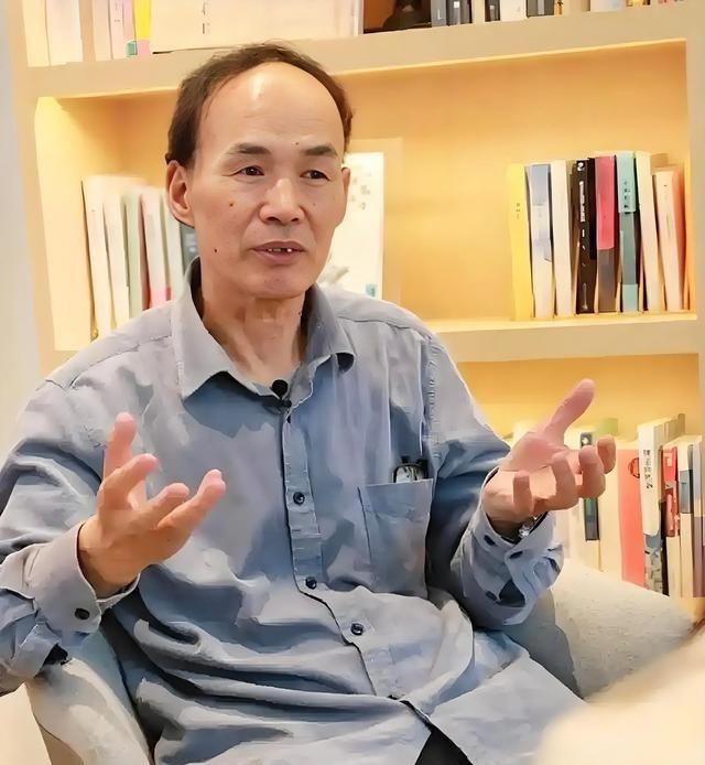 很火的一段话：“你嘴有多松，命就有多苦，你话多，说明你蠢，你话很多，说明你很傻。