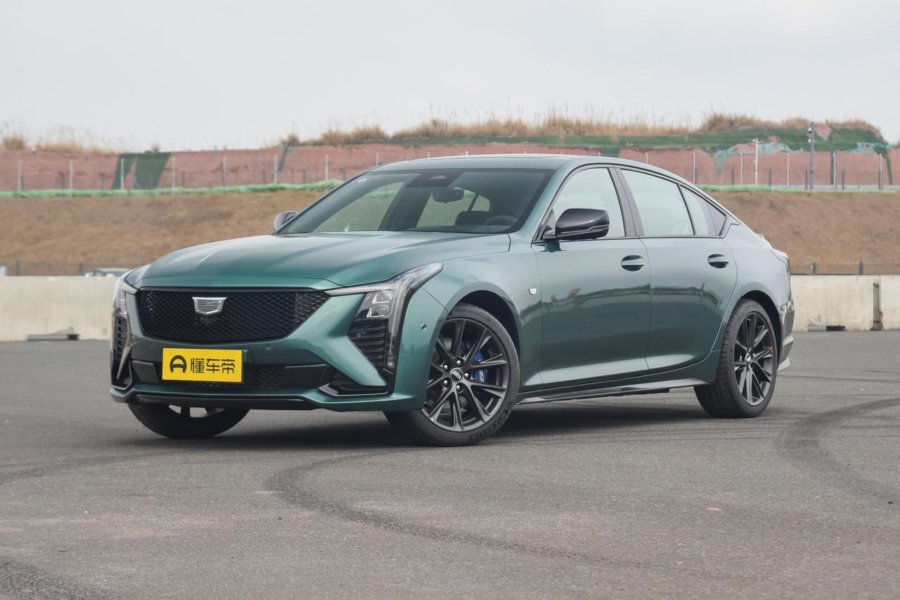 降到19.99万起的凯迪拉克CT5，为何销量还是持续下滑？凯迪拉克CT5都