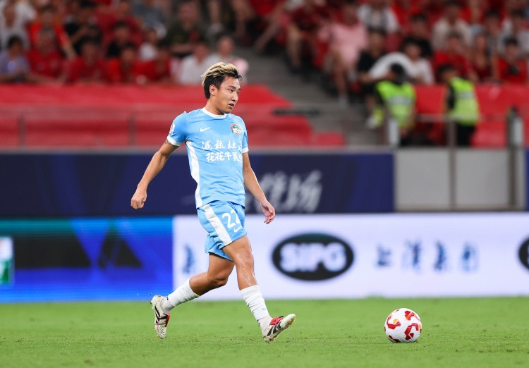 博主: 北京国安正和河南队谈黄锐烽转会, 且有意英博后卫赵佳楠