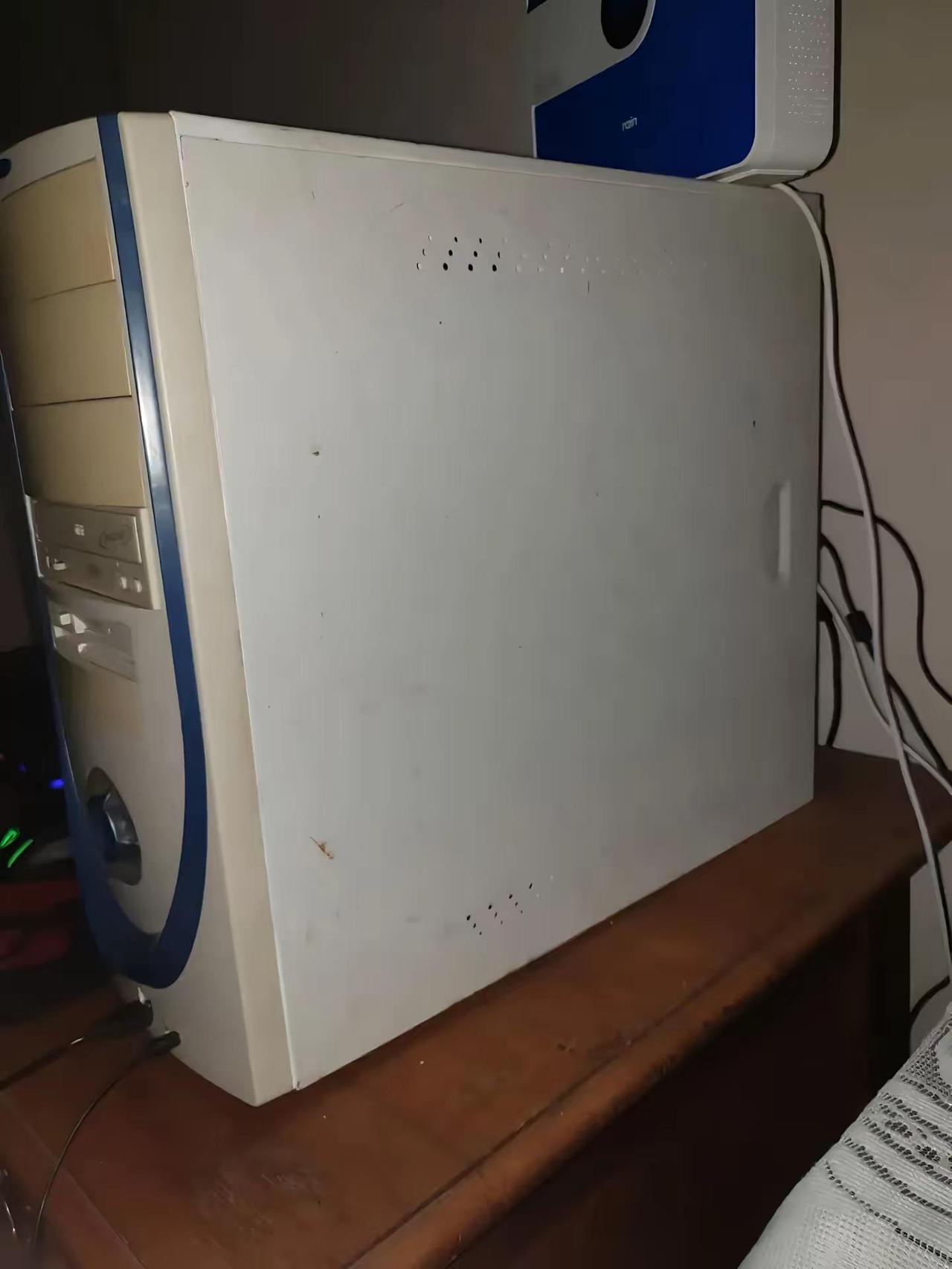 妈妈:我把你的旧电脑给了你表弟因为他太旧了。儿子:diy装机电脑拆机二手设备