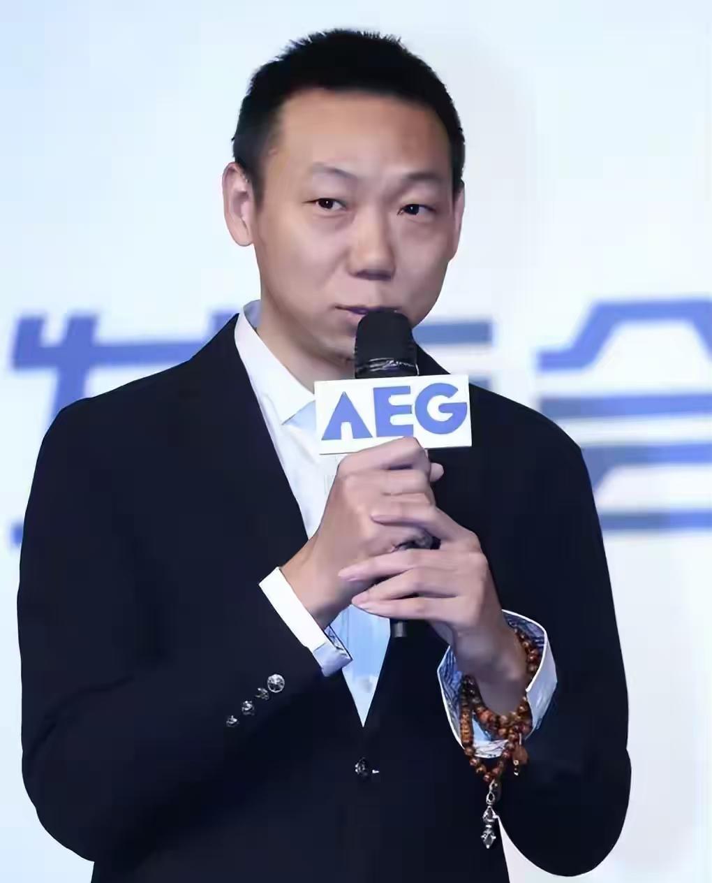 张柏芝到底是在“演”好妈妈，还是真的为了三个儿子拼了命？这大概是娱乐圈最难解的