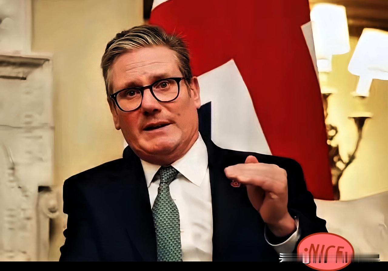 斯塔默这回算是彻底活明白了，面对记者那个“访华会不会惹毛特朗普”的坑爹问题，人家