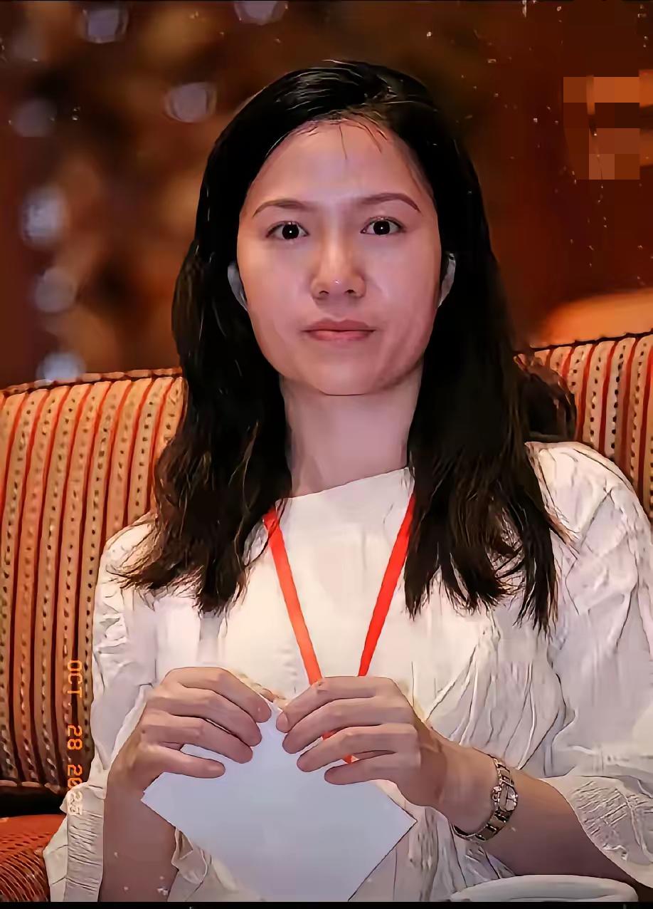 翁帆哪需要靠豪宅撑底气?双博士+20本译作,早把争议熬成了勋章!总有人盯着翁