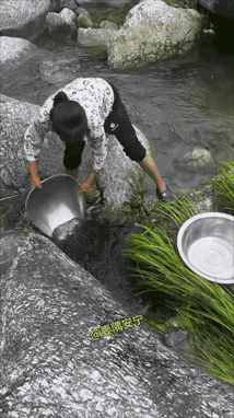 大妈这也太明显了，告诉我地址，我自己去看一下，我保证不拿鱼。