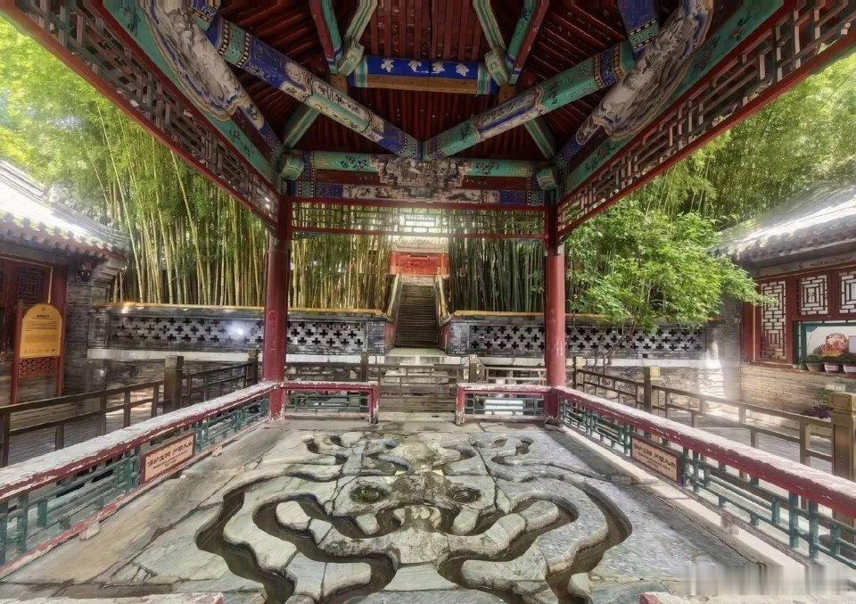 a股调整并没有结束，还会继续，市场热点主要集中在，先进封装，韬定律，玻璃基板，碳