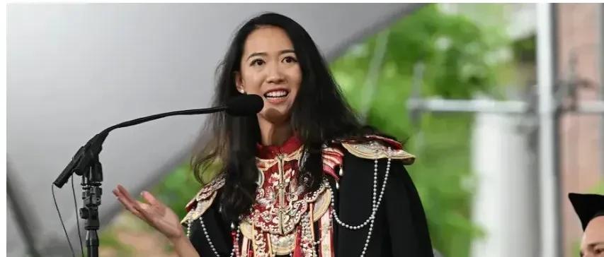 这几个知名人物有几个共同点。家庭条件很好，生活优渥。学习成绩也好，在国内都是