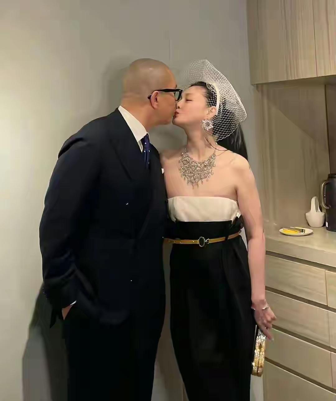 大S把生活过得像电视剧一样，真的很好，剧情很好，的确，生活就是要活成自己喜欢的样
