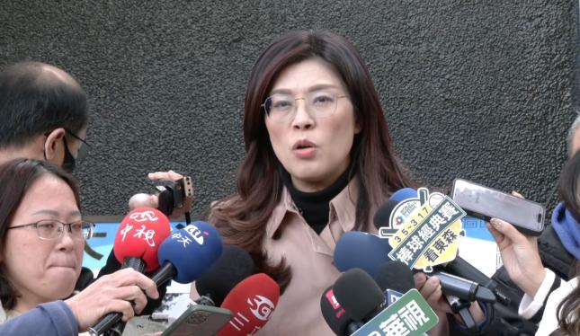 国民党主席郑丽文宣布了！在1月13日，台湾地区国民党主席郑丽文正式宣布，将于今日