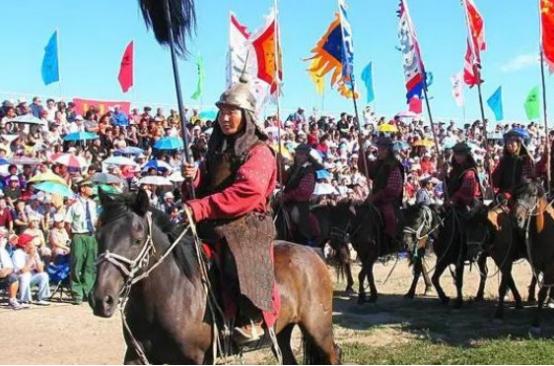 “中国人滚出去！”中国帮它，可换来的却是对中国人的仇恨，这个国家不是巴基斯坦，也