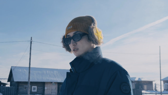 严浩翔发了旅行明信片严浩翔旅行明信片接收这个来自严浩翔的旅行明信片啦~是头戴毛