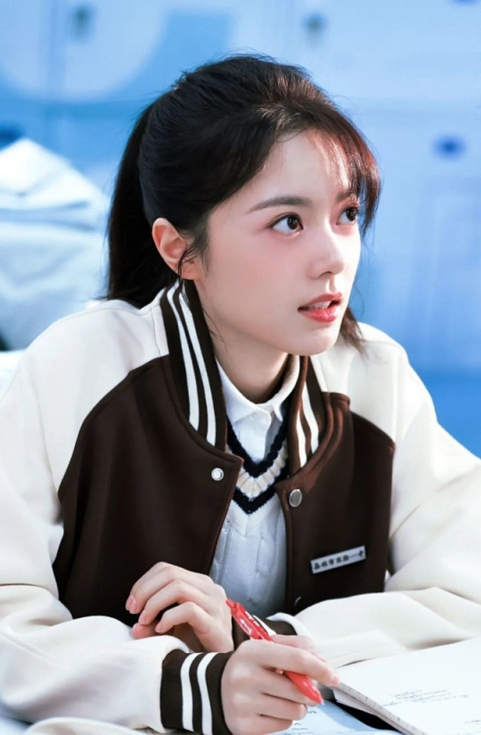 宋威龙赵今麦剧宣晒照宋威龙和赵今麦的剧宣合照也太有氛围感了吧，俊男靓女同框简直是