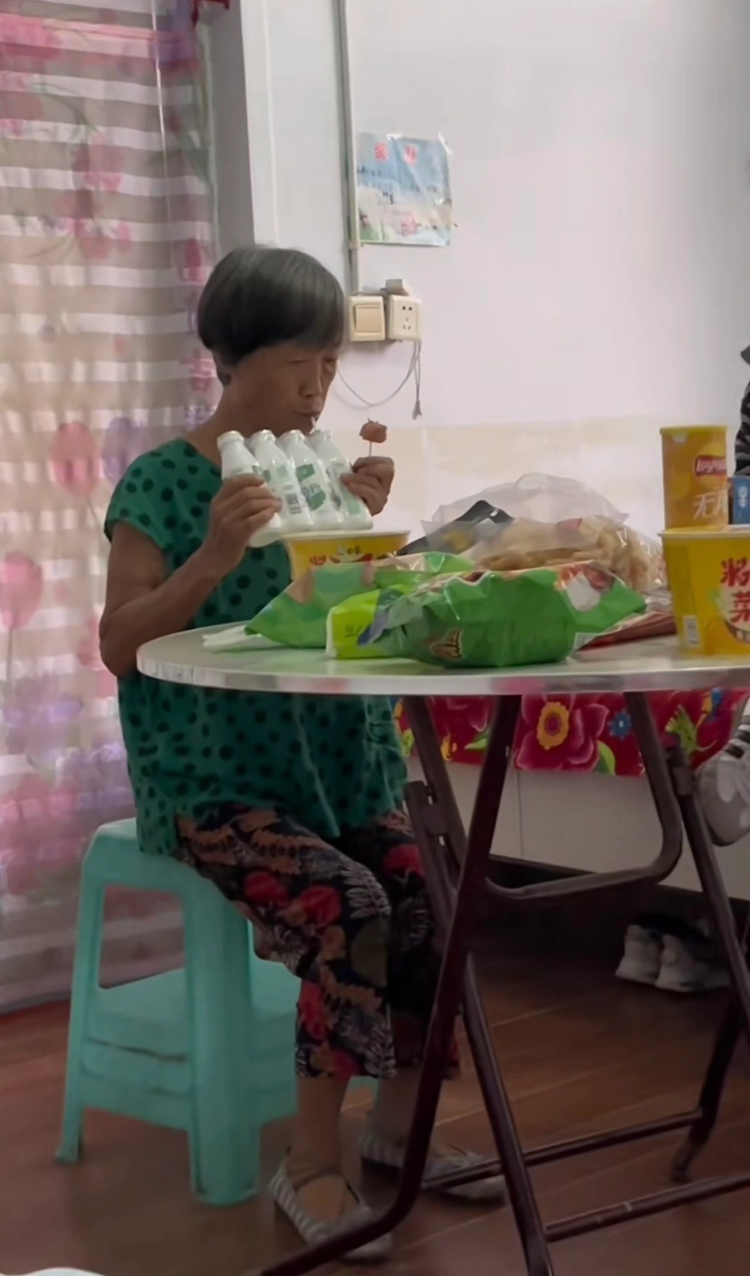 爷爷奶奶：你们要不还是让我一个人呆着吧