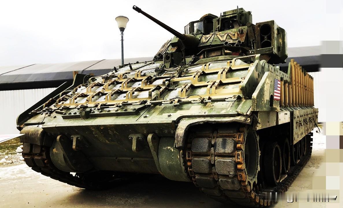 估计目前已经没什么人还对基辅军队手中的“布雷德利”步兵战车还感兴趣的了。我今