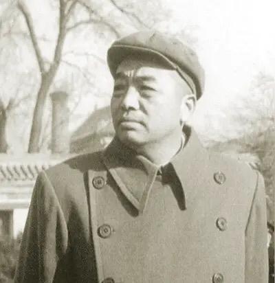 1949年，彭德怀率领一野，打败马家军。但彭老总却总觉得不对劲，战场上竟然没有抓