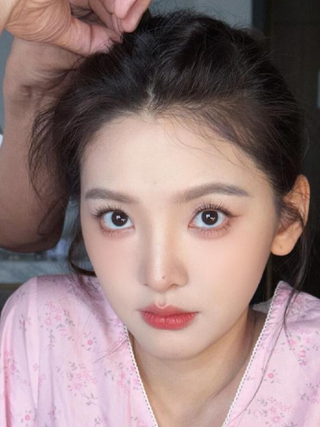 章若楠这个妆容好好看~