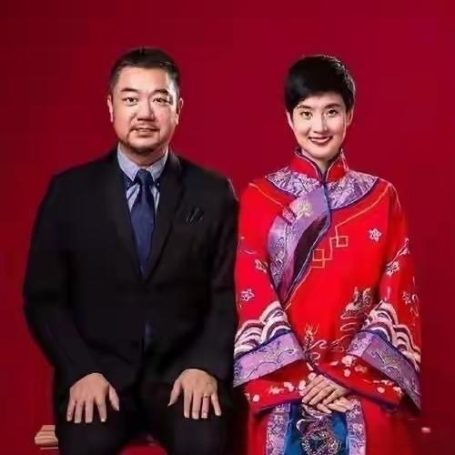 演员董勇说：“我过去不想结婚，也不喜欢小孩，只想养条狗。我总觉得养小孩不如养条狗