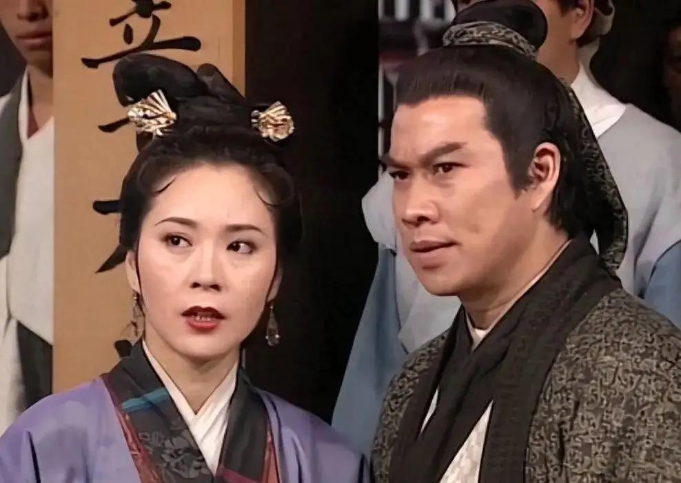 郭靖战死时，杨过为何消失？你看追杀他的人是谁，杨过根本惹不起重读《倚天屠龙