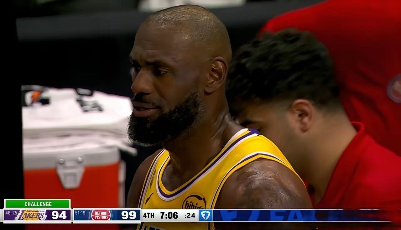 湖人巨星詹姆斯太无私了！在今天湖人客场110：113惜败活塞后的采访中，詹姆斯谈