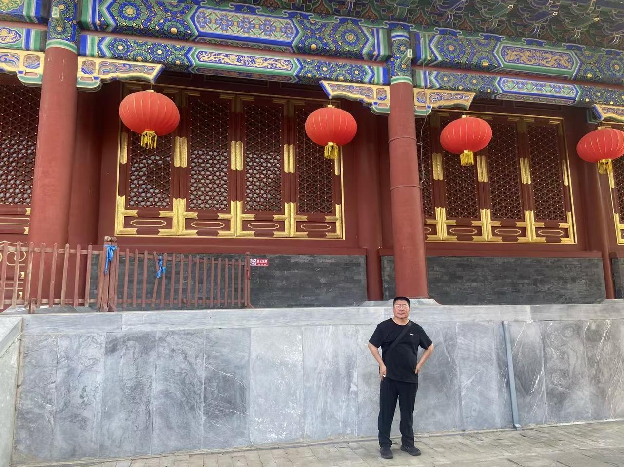 我有个表妹，也姓宋，叫宋佳，但长得比电影演员宋佳好看多了。昨天晚上她来我家和