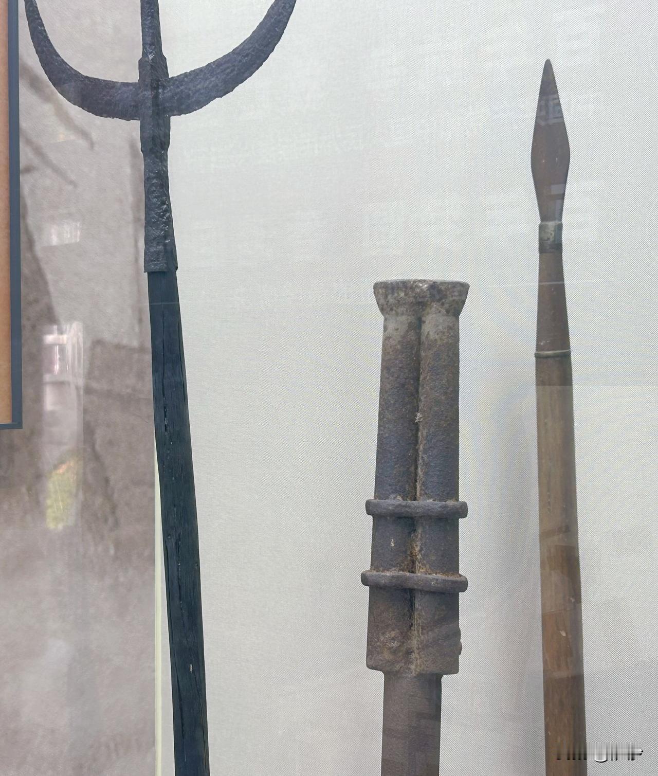 清军在第一次鸦片战争期间，竟然还在使用明代的三眼铳。这种武器在十七世纪尚且不算先