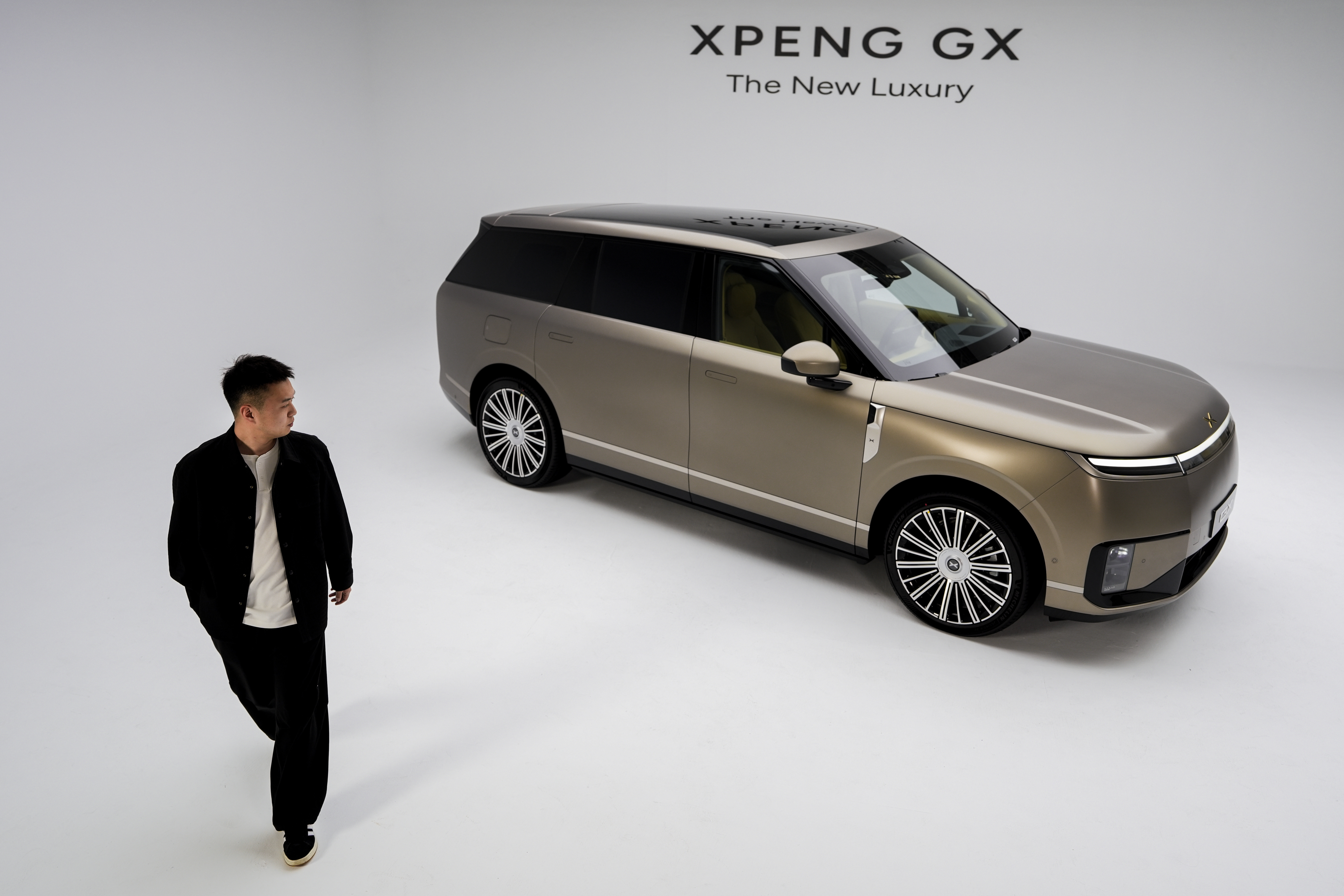 突然觉得小鹏GX和我的气质很符要不我把MONA退了吧小鹏GX技术发布会定档4月1