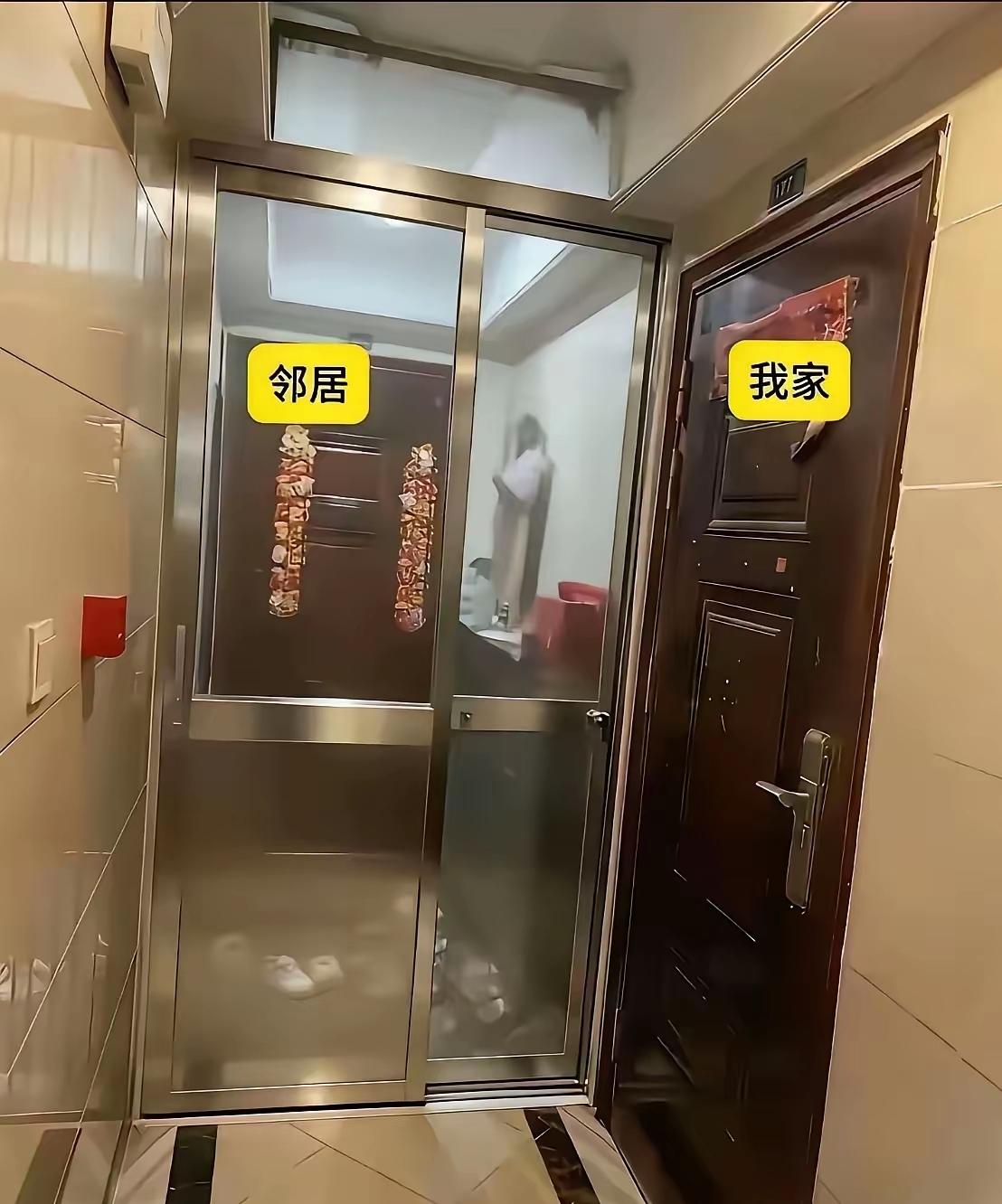 邻居沟通不了，物业管不了，居委会搞不定，我也没办法。烦劳各路大神支支招，我该如何