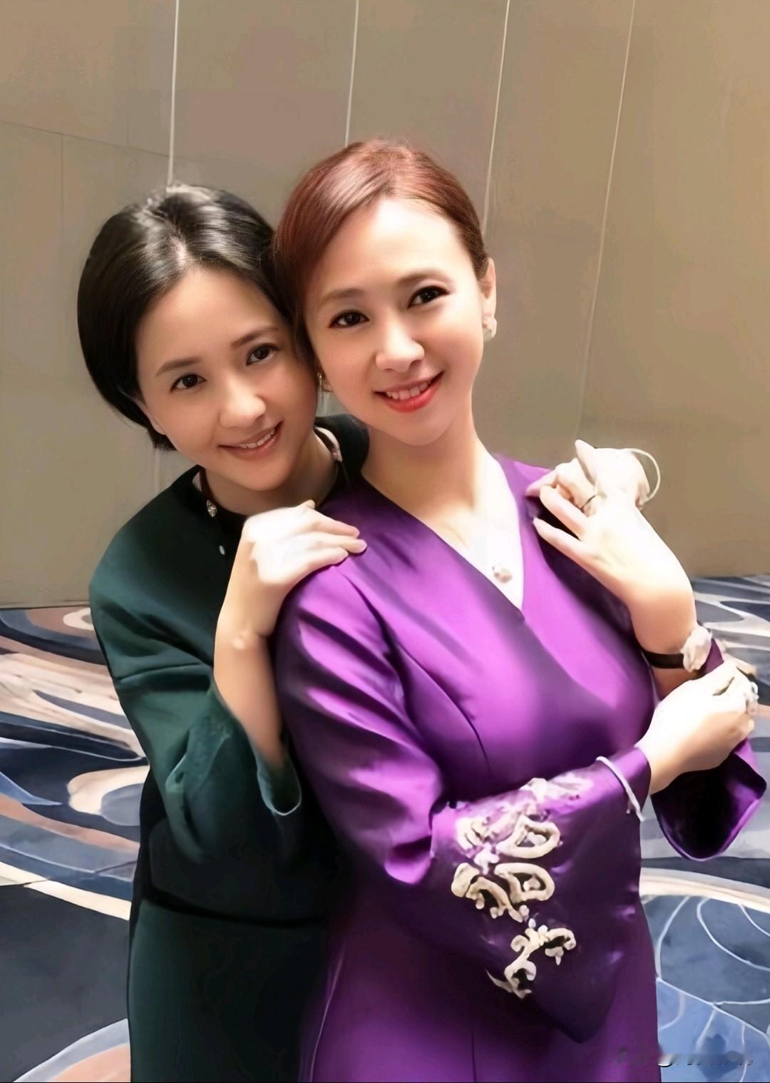 一直认为陶慧敏是女演员中最漂亮的一个，没想到，眼前这位美女气质比陶慧敏还要好，看