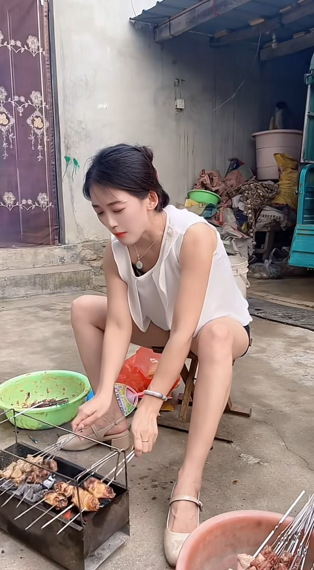 自己在家做点烧烤吃吃吧