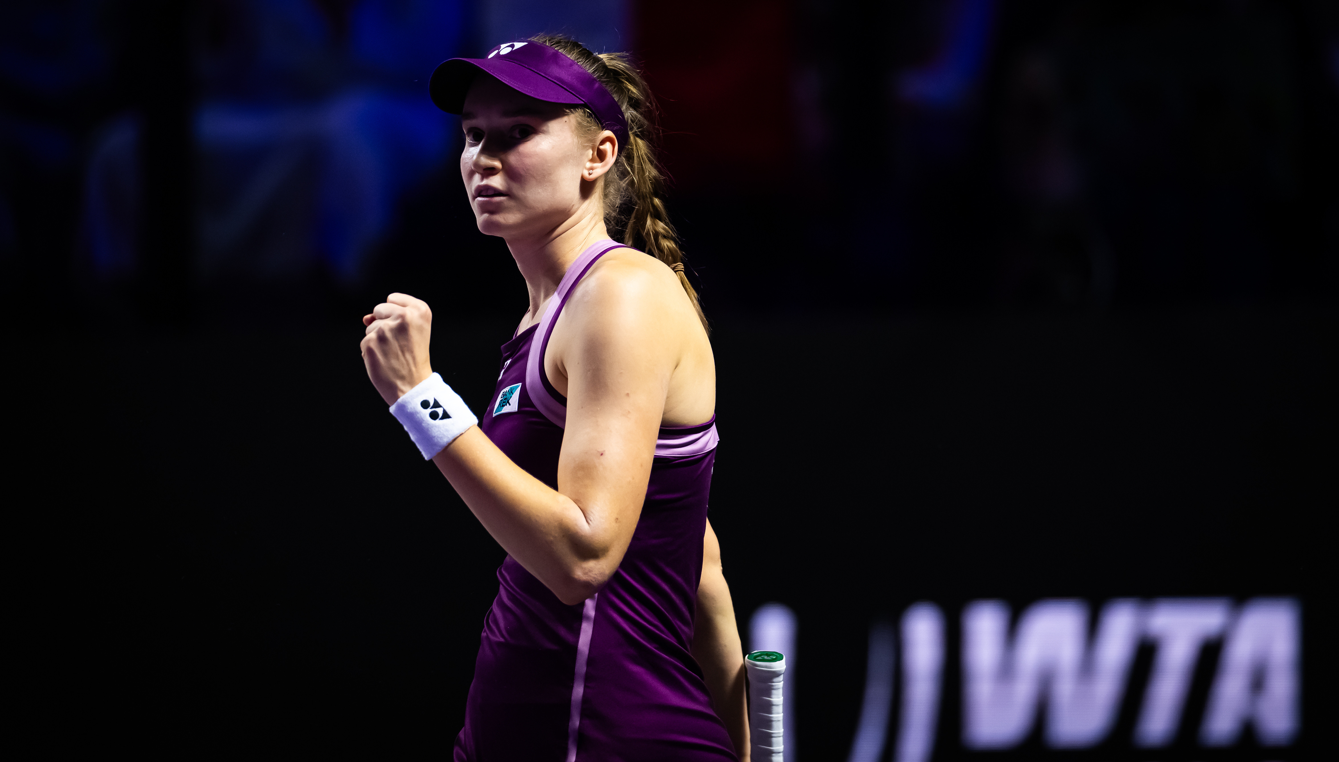 亮数据遇强则强👉莱巴金娜是本赛季第二位在先丢一盘的情况下成功逆转斯