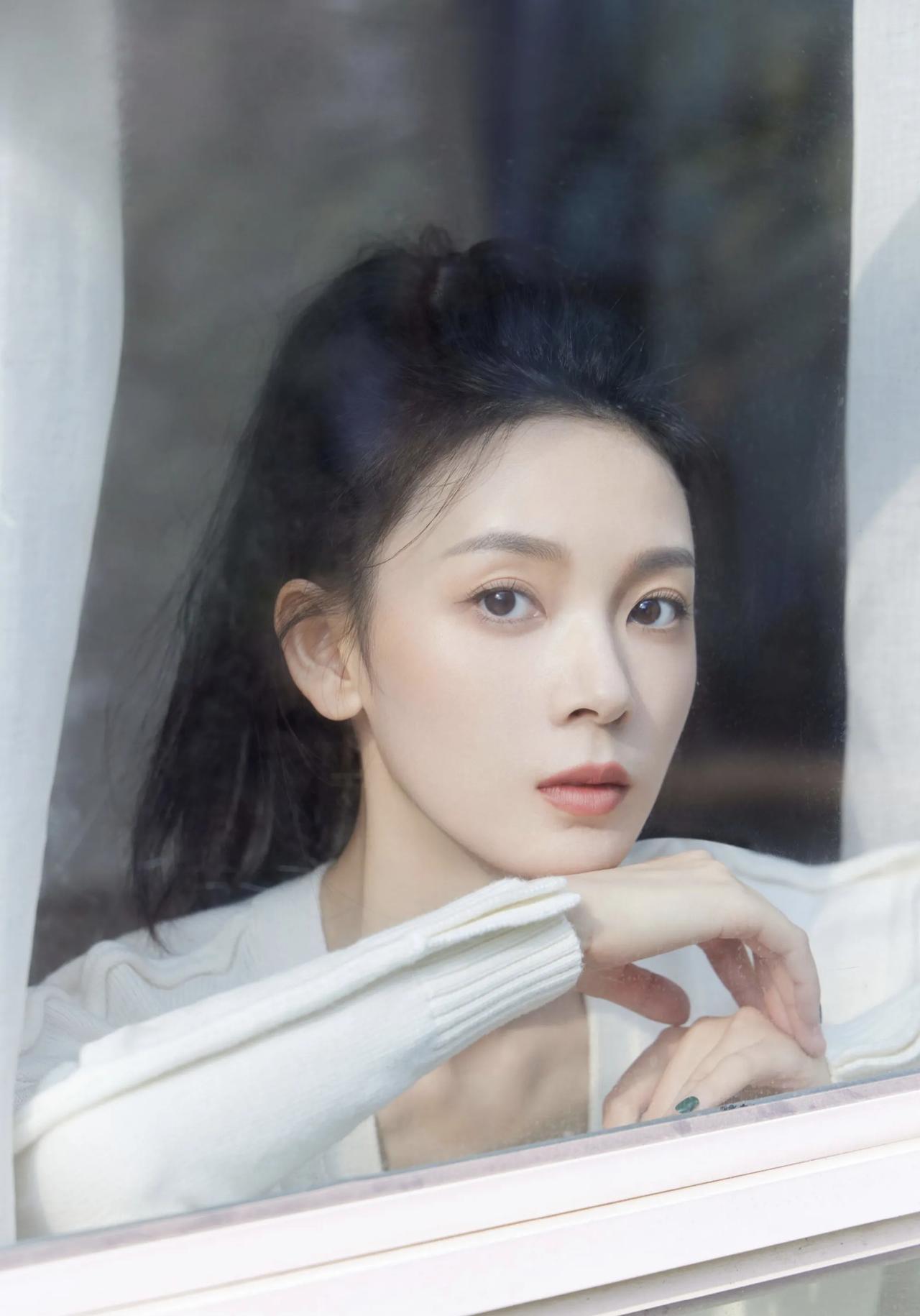 陈瑶美图分享，清新自然，天生丽质陈瑶陈瑶老九门陈瑶眼镜造型陈瑶头像陈瑶老