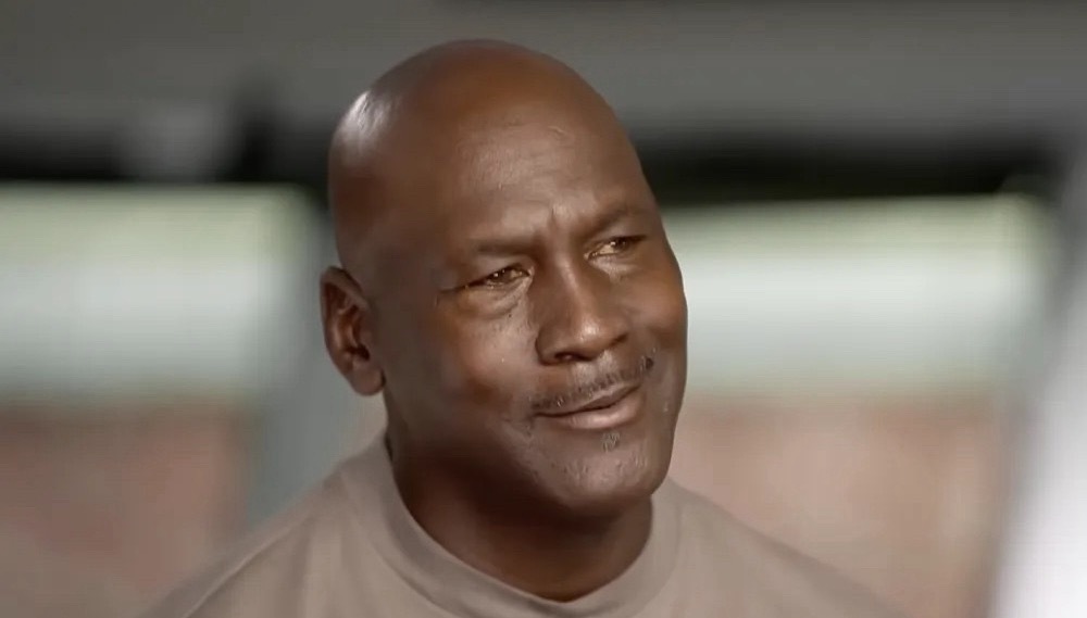 乔丹今日接受了《CBSSundayMorning》的专访。主持人问：“你内心