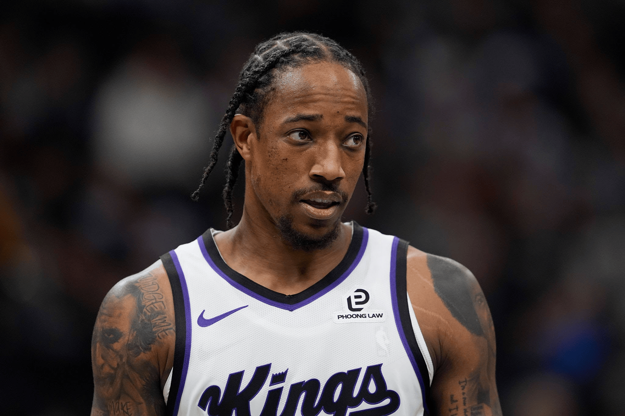 ESPN主持人: 德罗赞似乎已不想留在国王, 应考虑让其打替补